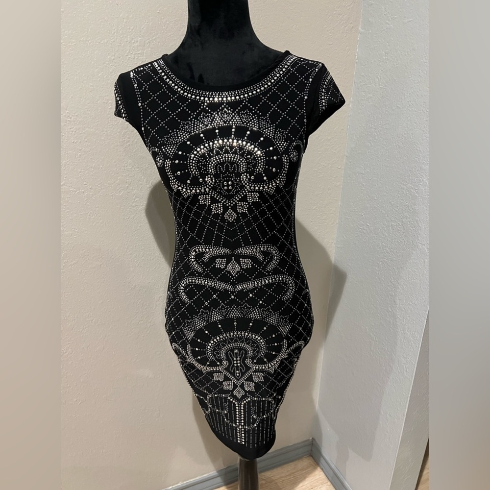 Stretchy body con sparkly dress - Picture 2 of 5
